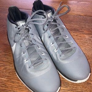 Nike Men’ Basketball Shoe